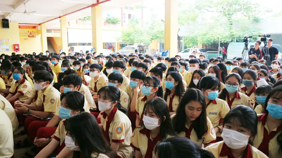 Tìm “thuốc” trị bệnh game online trong giới trẻ ảnh 1