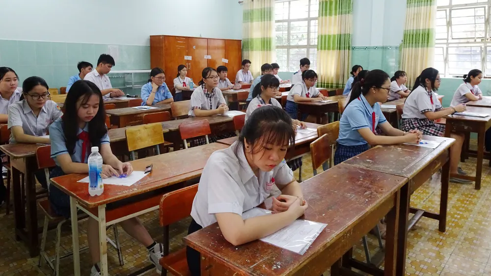 Hơn 82.000 thí sinh TPHCM bước vào môn thi đầu tiên của kỳ thi tuyển sinh lớp 10 ảnh 1