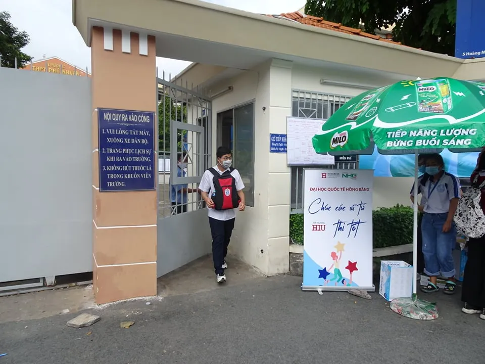 TPHCM: Nhiều thí sinh phấn khởi với đề thi môn Ngữ văn về “trân trọng giá trị cuộc sống“ ảnh 1