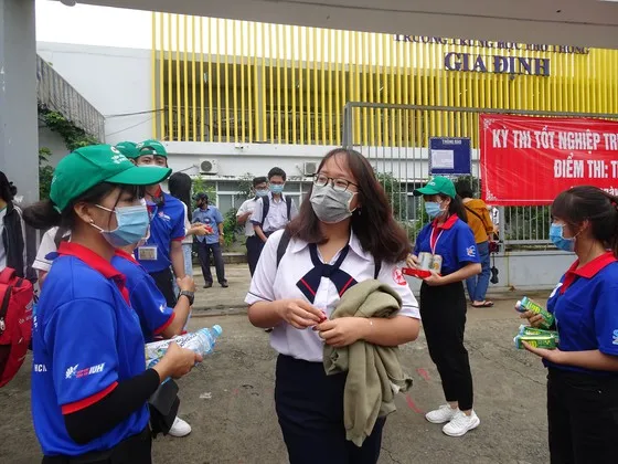 Trường THPT Gia Định: Không bắt buộc phụ huynh đóng tất cả khoản thu hỗ trợ công trình trường học ảnh 1