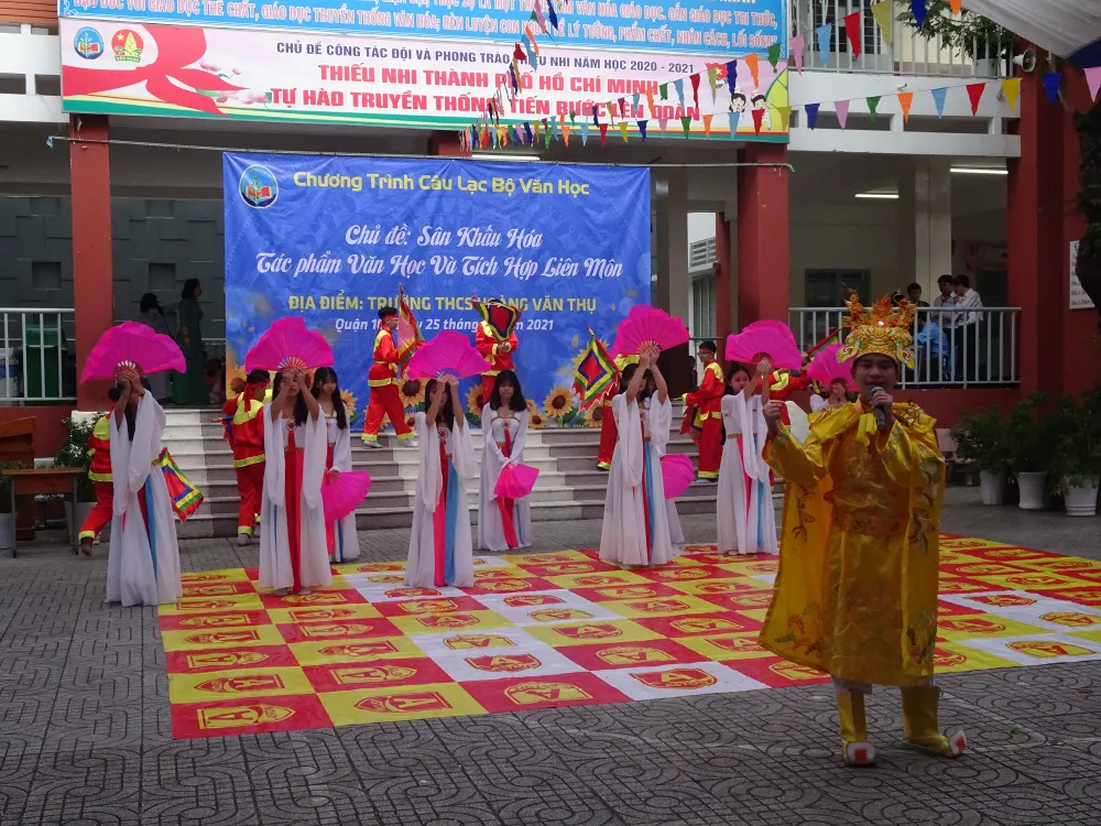 Học sinh tái hiện lịch sử và văn học thông qua hình thức sân khấu hóa ảnh 3