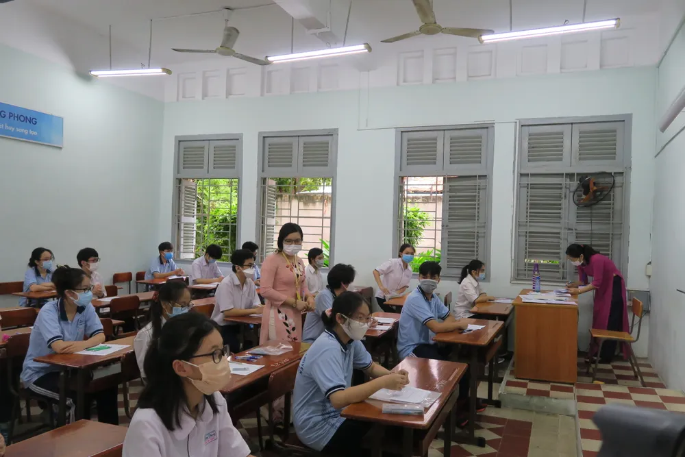 TPHCM: Hoàn tất chấm thi tốt nghiệp THPT vào chiều nay (20-7) ảnh 1