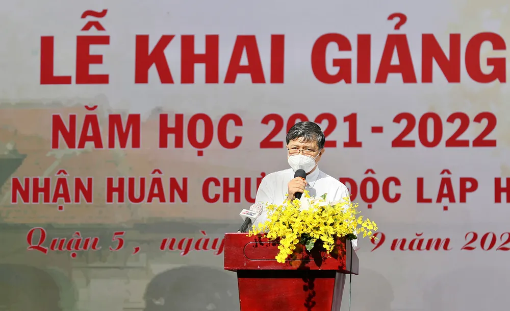 Lễ khai giảng đặc biệt với nhiều xúc động tại Trường THPT chuyên Lê Hồng Phong ảnh 1