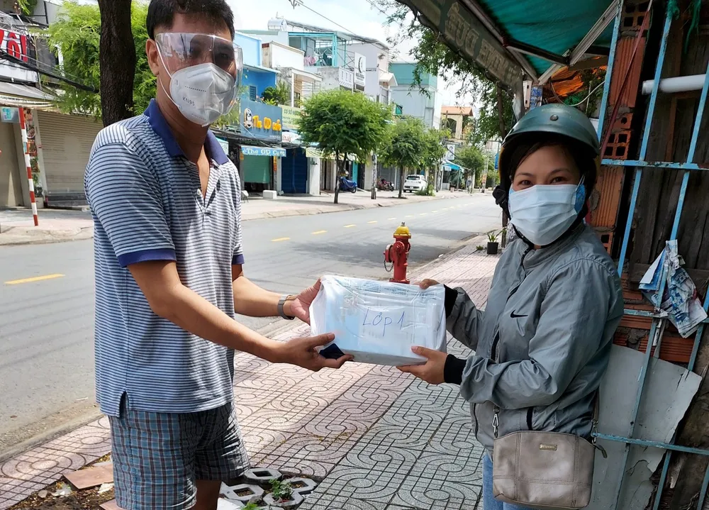 TPHCM: Vận động người dân tham gia đóng góp hỗ trợ học sinh khó khăn ảnh 1