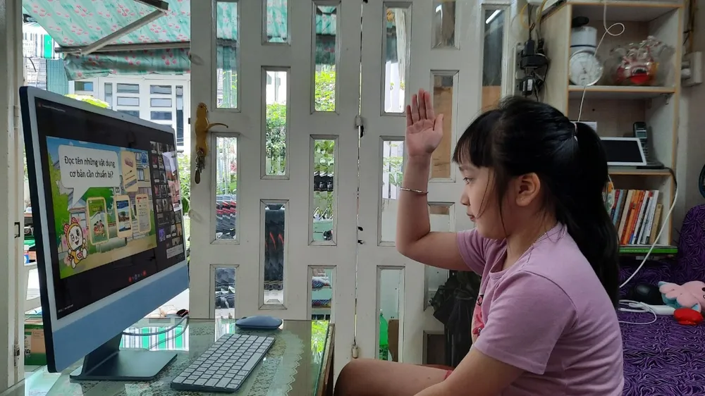 TPHCM: Hơn 72.000 học sinh sẽ được hỗ trợ thiết bị học tập trực tuyến ảnh 1