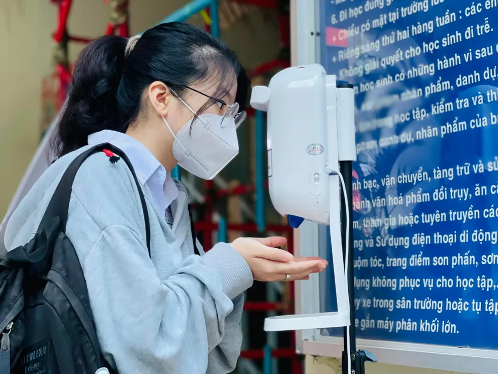 TPHCM: Hơn 500.000 học sinh các khối 7, 8, 10 và 11 trở lại trường học trực tiếp ảnh 7