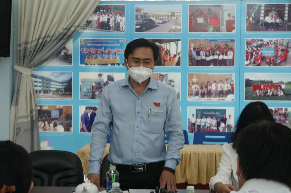 Huyện Nhà Bè: Khó khăn trong việc trả lương cho nhân viên hợp đồng khi học sinh đi học 1 buổi/ngày ảnh 1