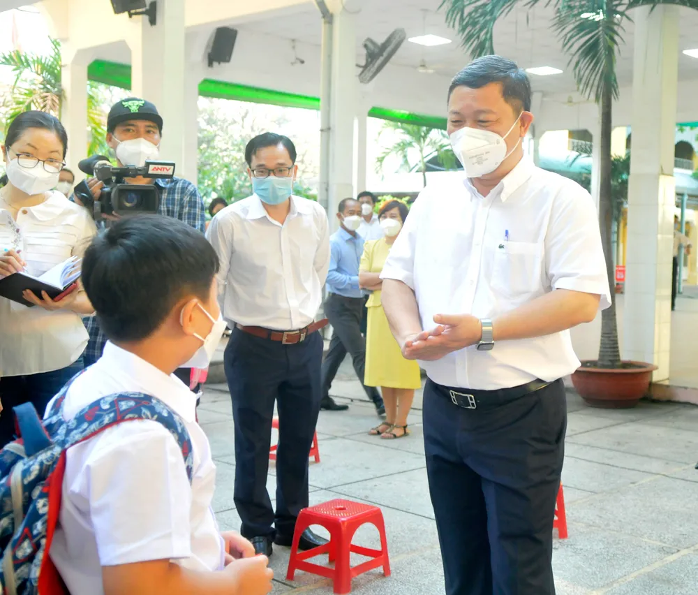 Phó Chủ tịch UBND TPHCM Dương Anh Đức: Rất an tâm với sự chuẩn bị của các nhà trường ảnh 2