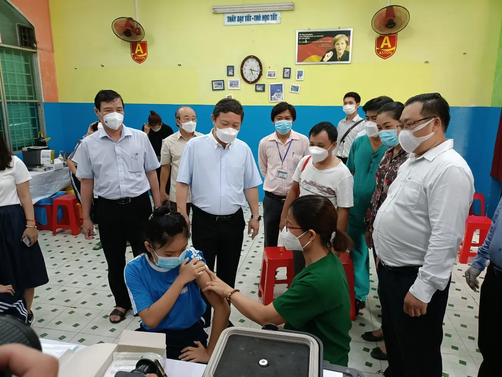 Ngày đầu tiêm vaccine cho trẻ từ 5 đến dưới 12 tuổi: Chú trọng an toàn hơn số lượng ảnh 3