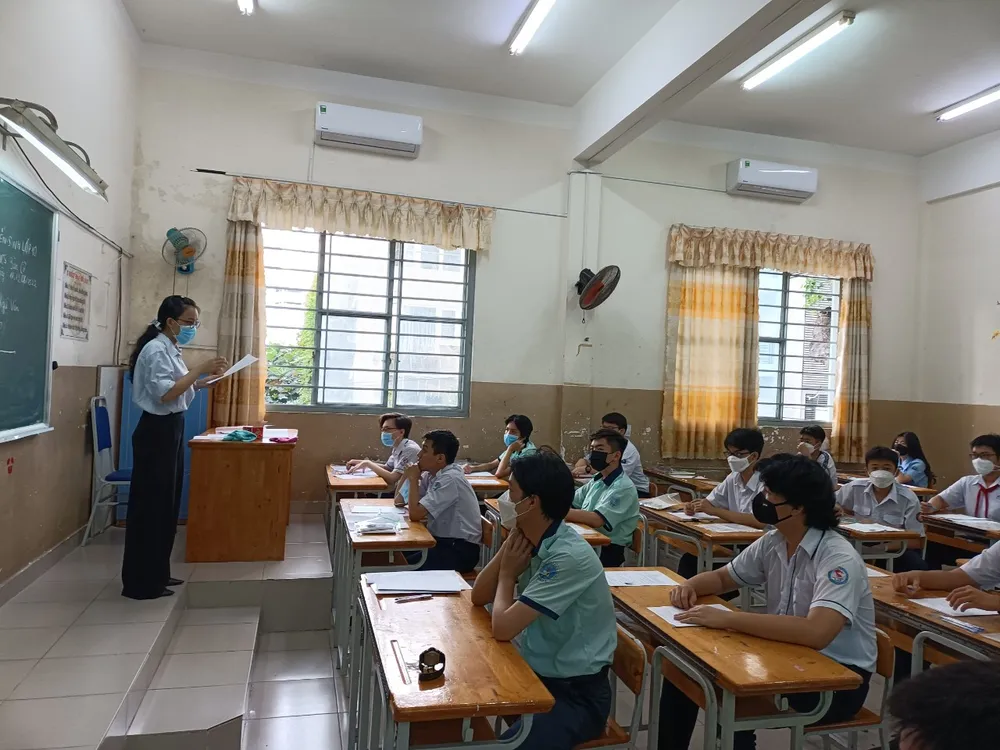 TPHCM: Hơn 93.000 thí sinh bước vào giờ làm bài môn Ngữ văn ảnh 7