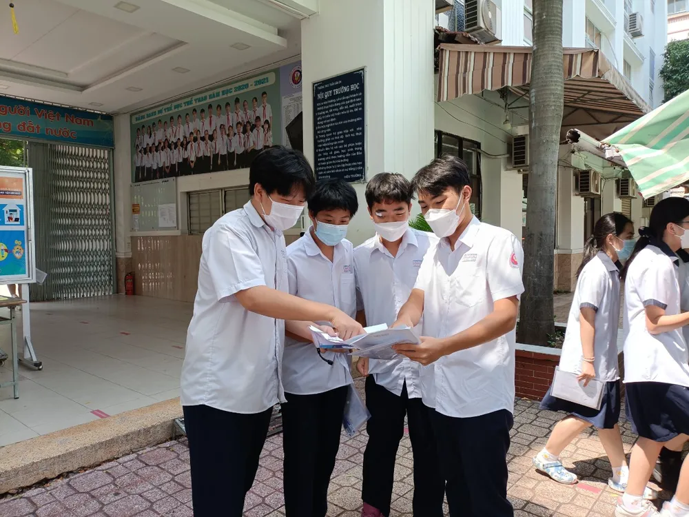 TPHCM: Tranh luận sôi nổi xung quanh vấn đề “thời gian để trưởng thành” trong đề thi môn Ngữ văn ảnh 2