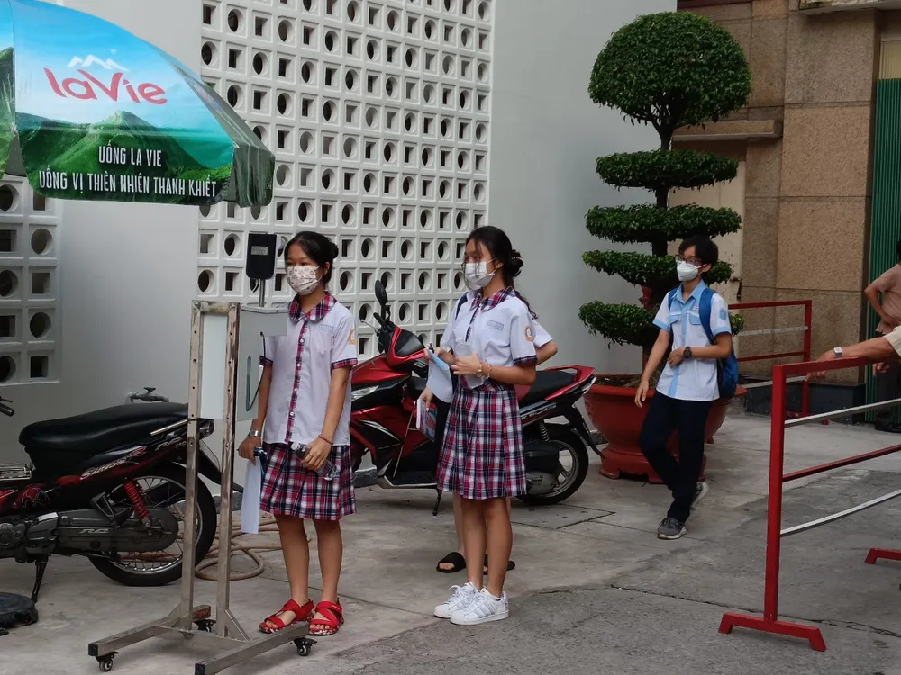 TPHCM: Hơn 93.000 thí sinh bước vào giờ làm bài môn Ngữ văn ảnh 1