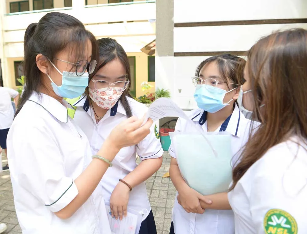 Nhiều thí sinh than đề môn Toán khó, bất lực với câu hỏi về xác suất thống kê ảnh 4