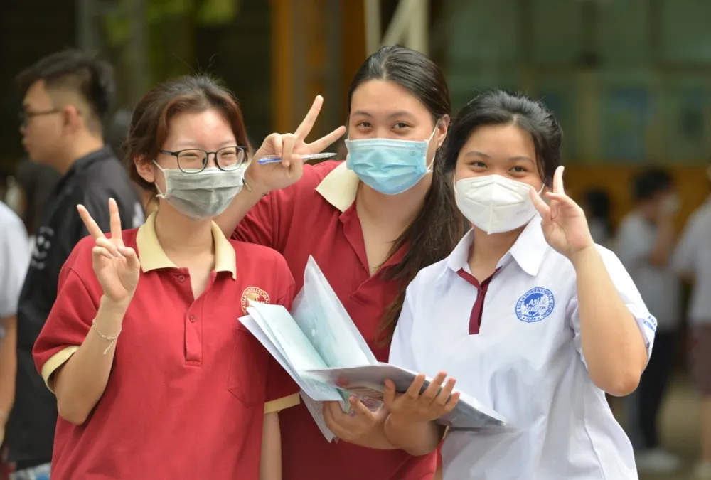 TPHCM: Một thí sinh mang điện thoại di động vào phòng thi môn Toán ảnh 3