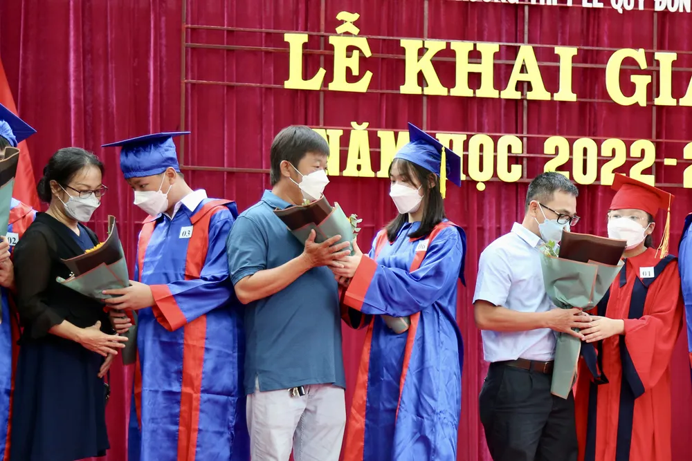 Bí thư Thành ủy TPHCM Nguyễn Văn Nên dự lễ khai giảng tại Trường THPT Lê Quý Đôn ảnh 3