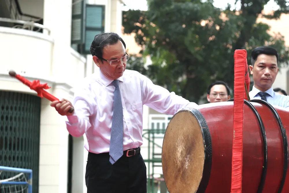 Bí thư Thành ủy TPHCM Nguyễn Văn Nên dự lễ khai giảng tại Trường THPT Lê Quý Đôn ảnh 4