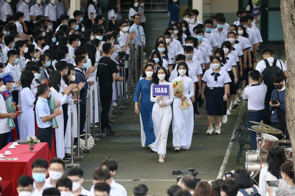 Bí thư Thành ủy TPHCM Nguyễn Văn Nên dự lễ khai giảng tại Trường THPT Lê Quý Đôn ảnh 2