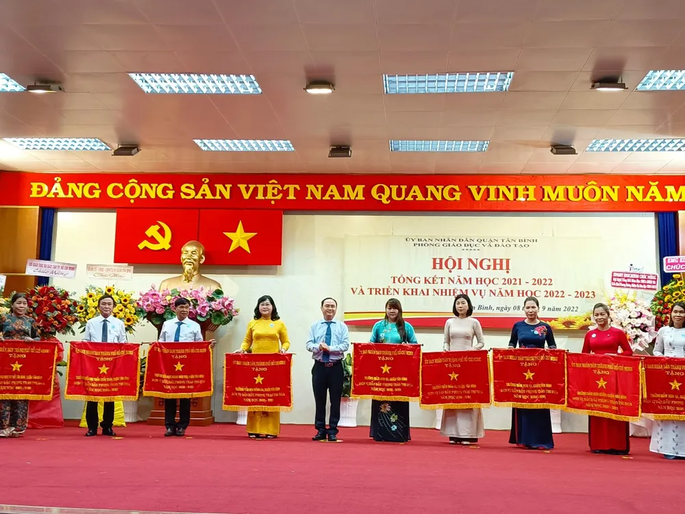 Quận Tân Bình: Vận động, tuyên truyền để nâng cao tỉ lệ tiêm vaccine Covid-19 cho học sinh từ 5 đến dưới 18 tuổi ảnh 1