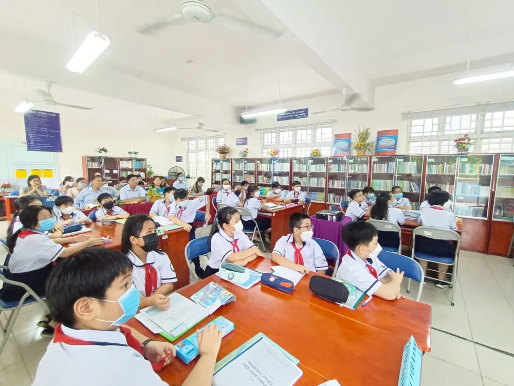 Quận Tân Bình: Lần đầu tiên tích hợp kiến thức lịch sử địa phương vào chương trình học của khối 6 ảnh 2