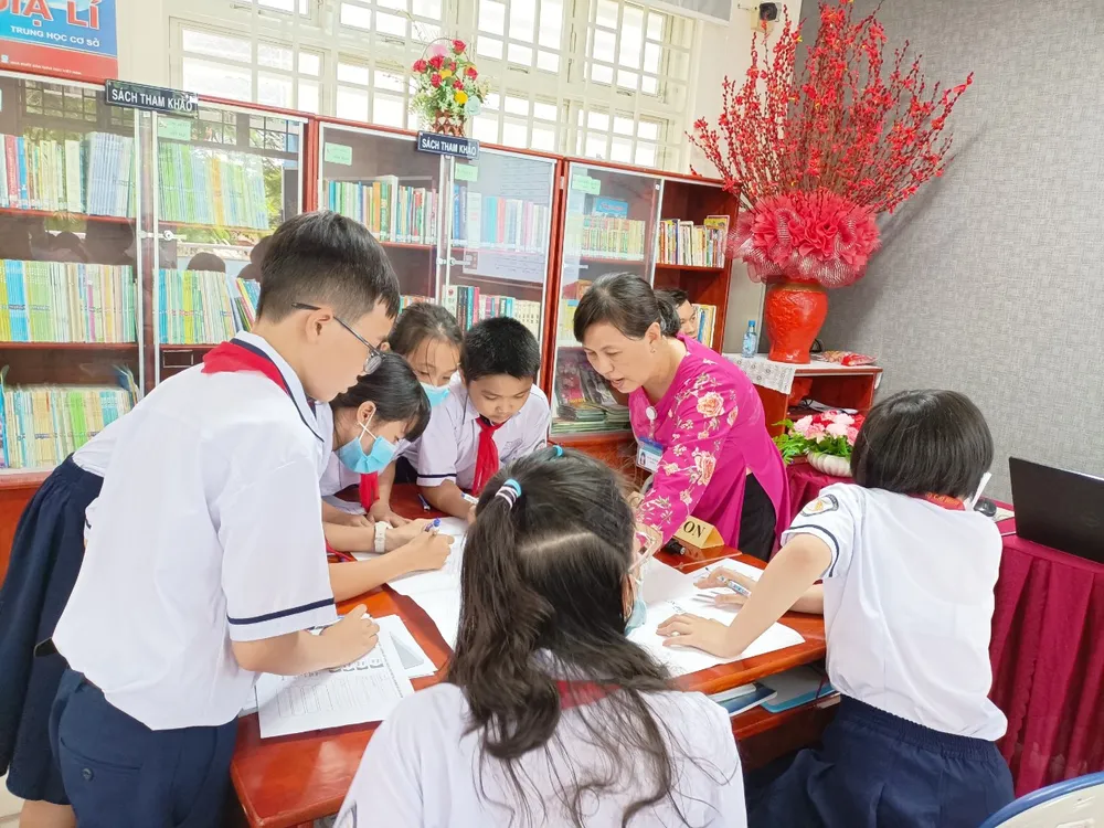 Quận Tân Bình: Lần đầu tiên tích hợp kiến thức lịch sử địa phương vào chương trình học của khối 6 ảnh 4