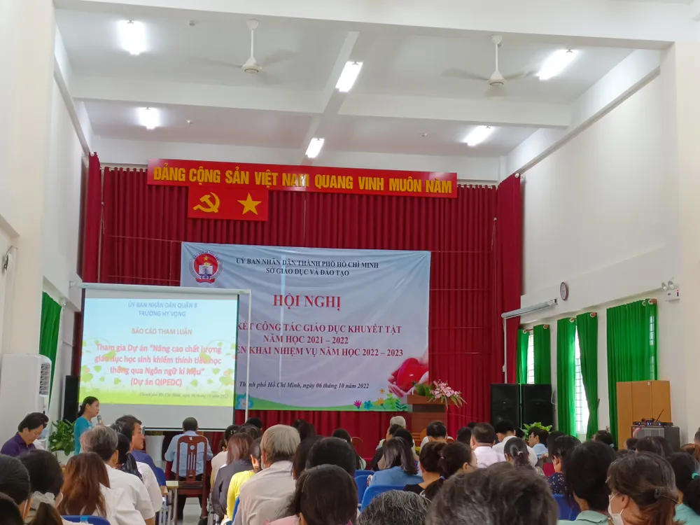 Quan tâm, rà soát chế độ chính sách cho giáo viên dạy học sinh khuyết tật ảnh 2