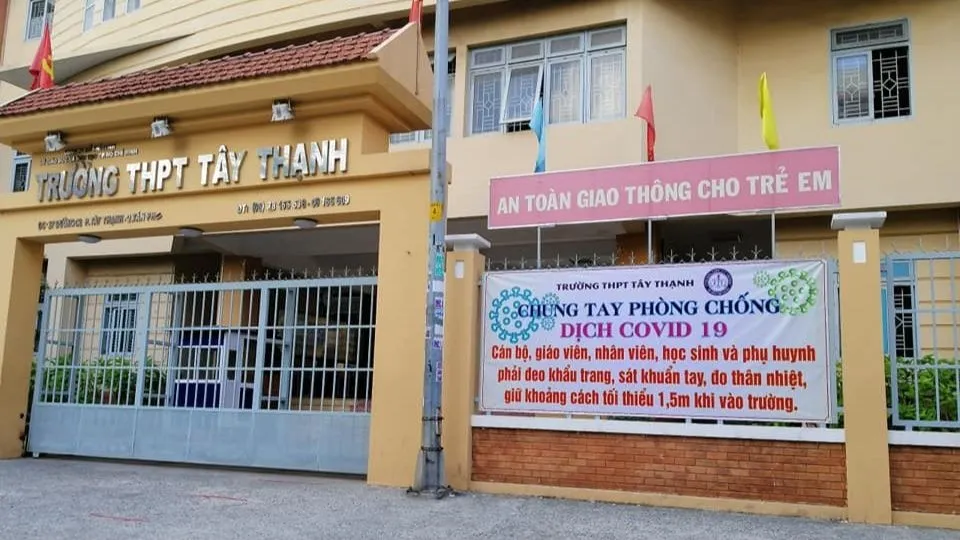 Phê bình hiệu trưởng Trường THPT Tây Thạnh do tổ chức các khoản thu sai quy định ảnh 1