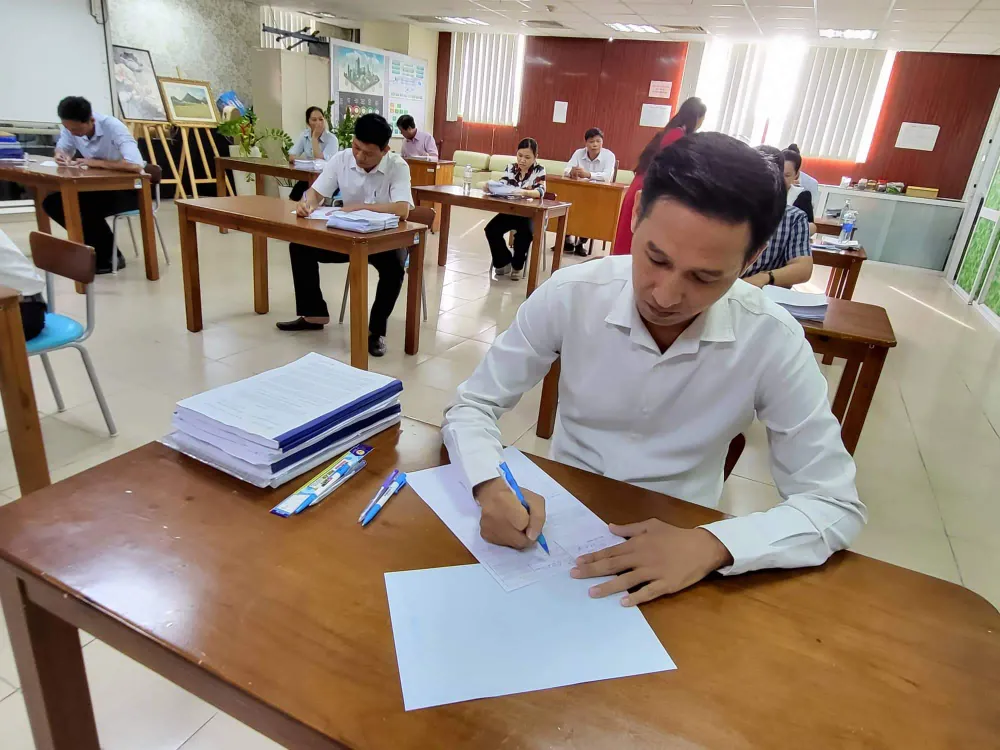 TPHCM: 11 ứng viên đủ điều kiện dự thi vòng 2 kỳ thi tuyển chức danh cán bộ quản lý trường học ảnh 1