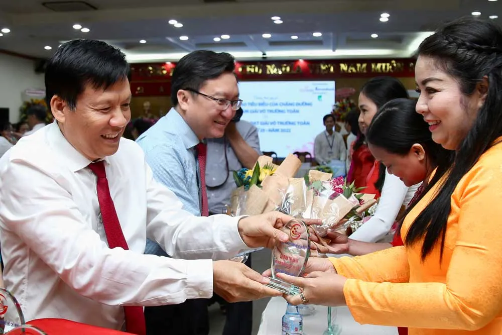 Xúc động buổi lễ giao lưu 75 giáo viên nhận Giải thưởng Võ Trường Toản ảnh 10