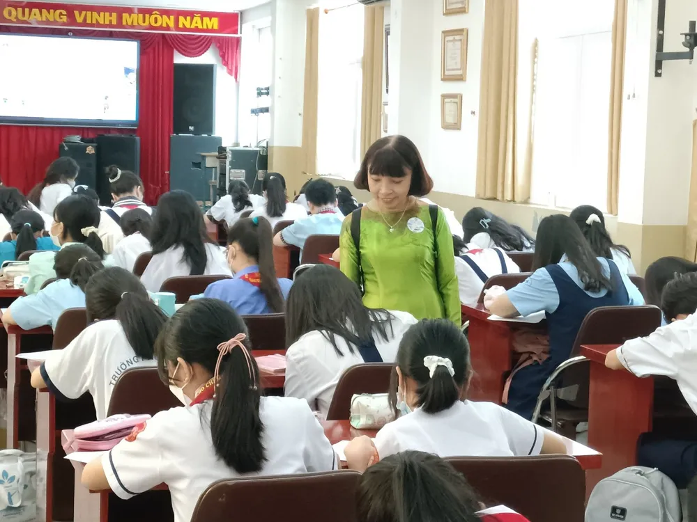 Thí sinh thực hiện bài văn nêu lên cảm nhận, suy nghĩ về giá trị lịch sử nước nhà Thí sinh thực hiện bài văn nêu lên cảm nhận, suy nghĩ về giá trị lịch sử nước nhà