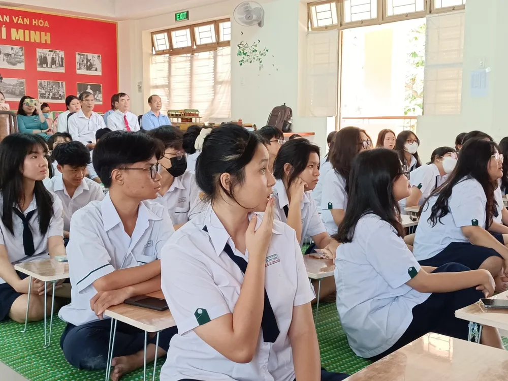 Các trích đoạn biểu diễn mang đến nhiều cảm xúc cho người xem Các trích đoạn biểu diễn mang đến nhiều cảm xúc cho người xem