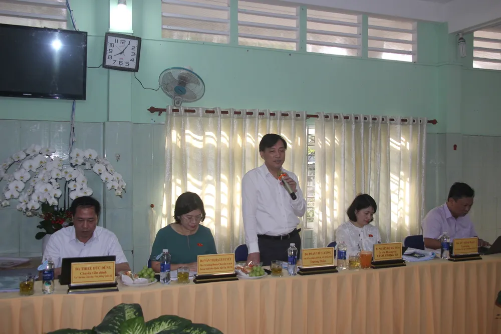 Ông Phan Viết Lượng, Phó chủ nhiệm Ủy ban Văn hóa, Giáo dục của Quốc hội phát biểu tại buổi làm việc