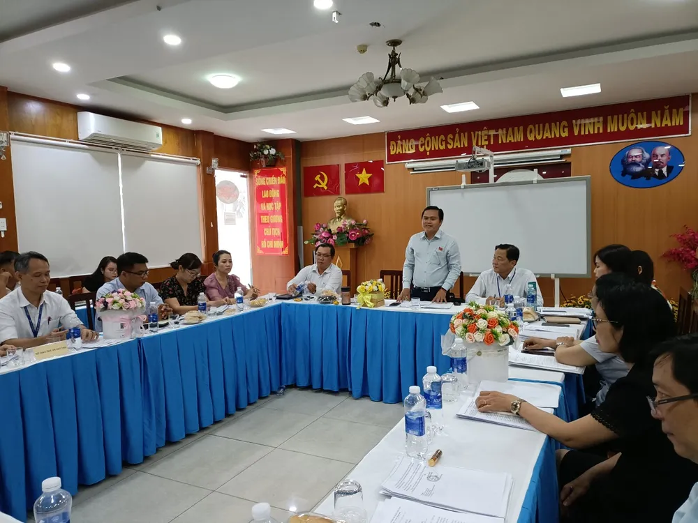 Trưởng ban Văn hóa - Xã hội Cao Thanh Bình phát biểu tại buổi làm việc