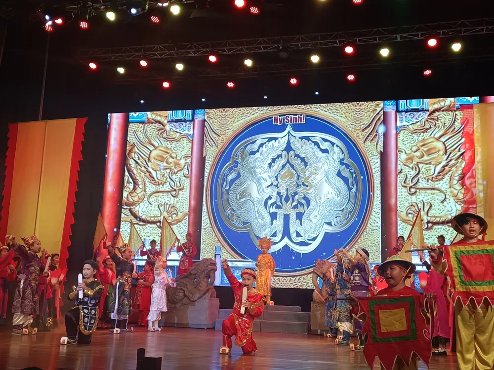 Tiết mục "Anh hùng Trần Quốc Toản" của học sinh Trường Tiểu học Lạc Long Quân (quận 11) được trao giải Xuất sắc của hội thi