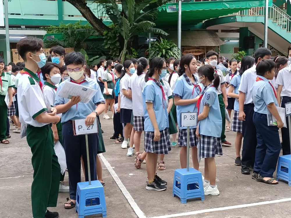 Thí sinh tham gia Kỳ thi tuyển sinh lớp 10 năm học 2023-2024 tại điểm thi Trường THCS Hà Huy Tập (quận Bình Thạnh) Thí sinh tham gia Kỳ thi tuyển sinh lớp 10 năm học 2023-2024 tại điểm thi Trường THCS Hà Huy Tập (quận Bình Thạnh)