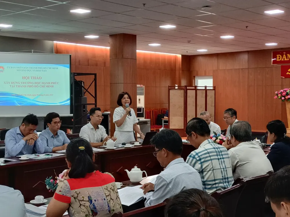 TS. Nguyễn Thị Xuân Yến, Phó trưởng Khoa Giáo dục tiểu học, Trường Đại học Sư phạm TPHCM phát biểu tại hội thảo