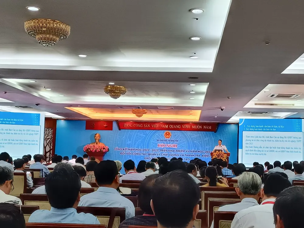 Toàn cảnh hội nghị chiều 24-8