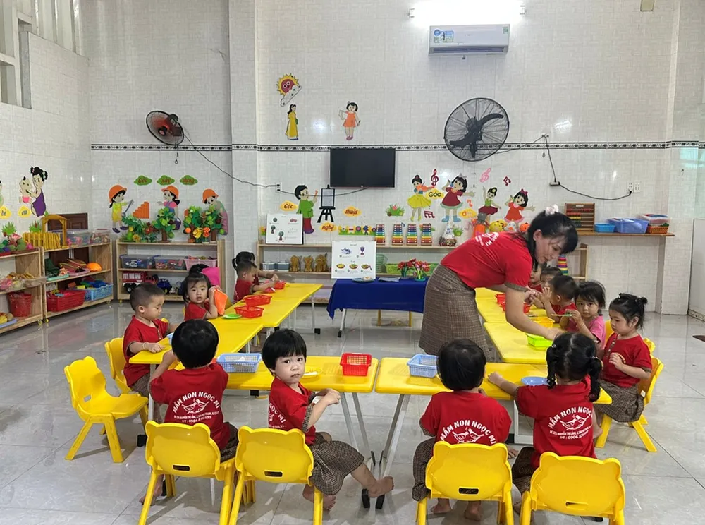 Trẻ tham gia hoạt động phát triển kỹ năng xã hội tại nhóm lớp Ngọc Mi, xã Tân Phú Trung, huyện Củ Chi