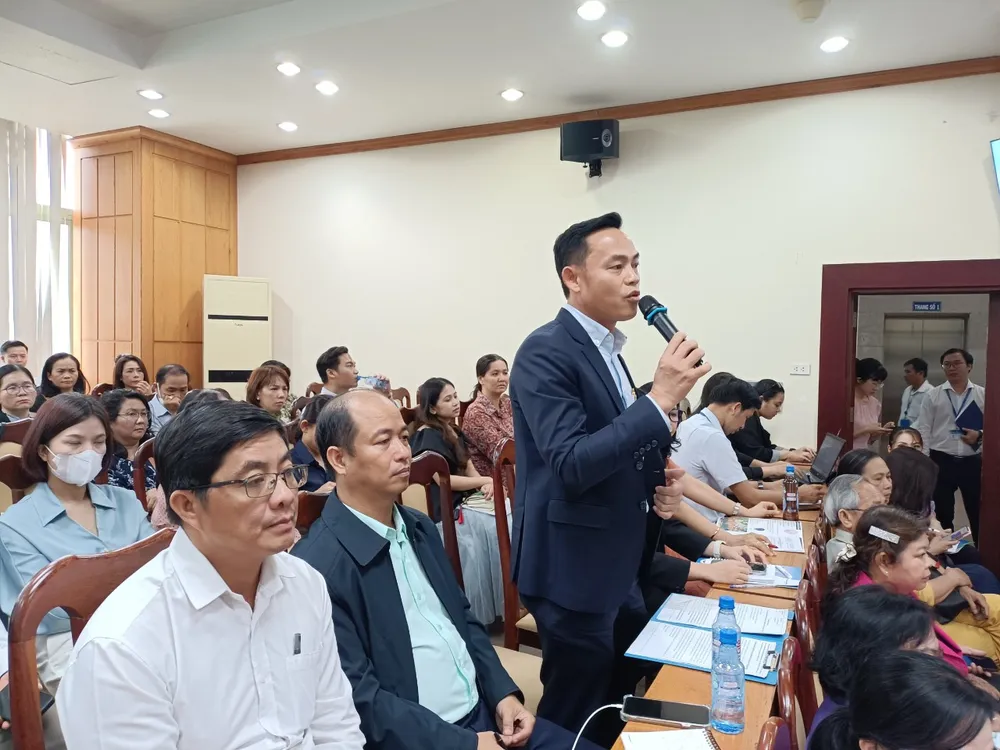 Chủ tịch Tập đoàn giáo dục Việt Mỹ đề xuất ý kiến tại buổi đối thoại