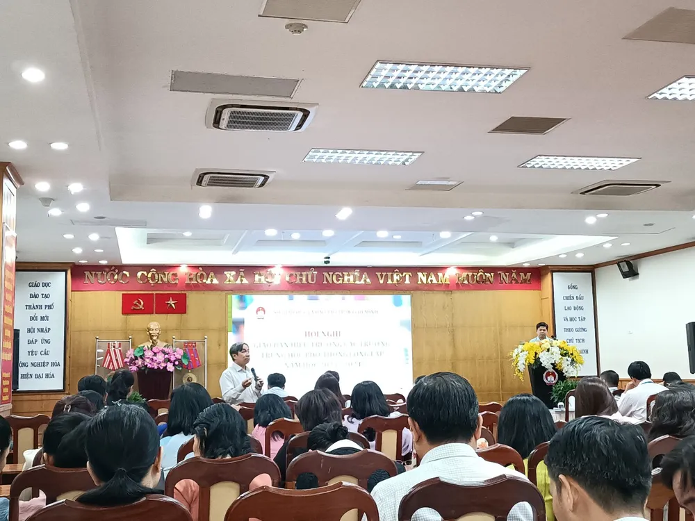 Toàn cảnh hội nghị giao ban sáng 10-10