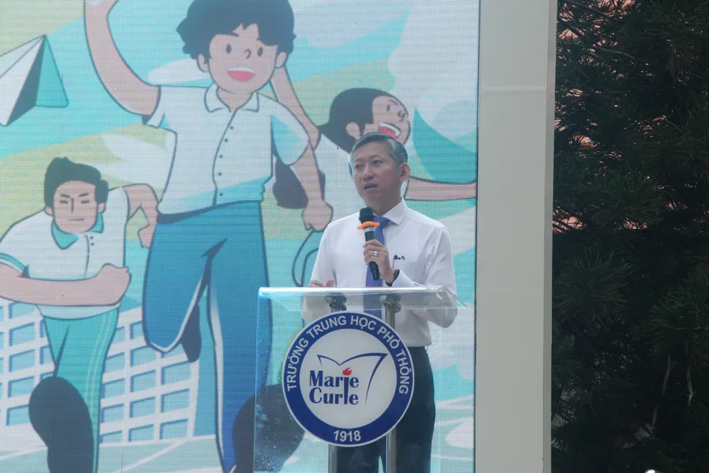 Phó Giám đốc Sở GD-ĐT TPHCM Dương Trí Dũng phát biểu tại lễ phát động Phó Giám đốc Sở GD-ĐT TPHCM Dương Trí Dũng phát biểu tại lễ phát động