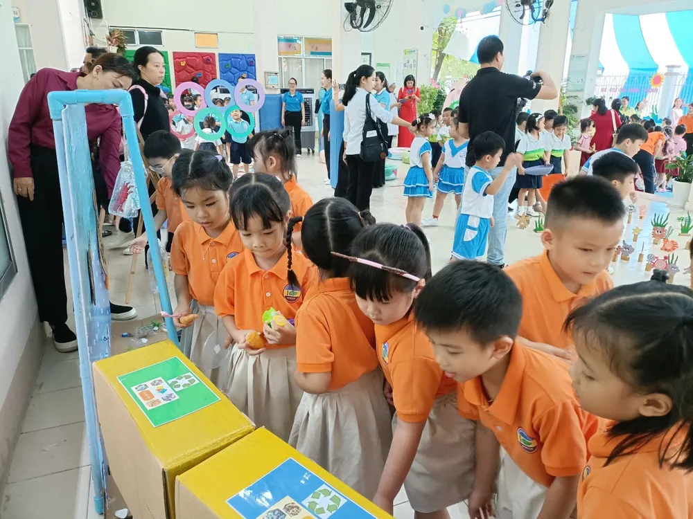 Học sinh mầm non tại TPHCM tham gia hoạt động giáo dục kỹ năng