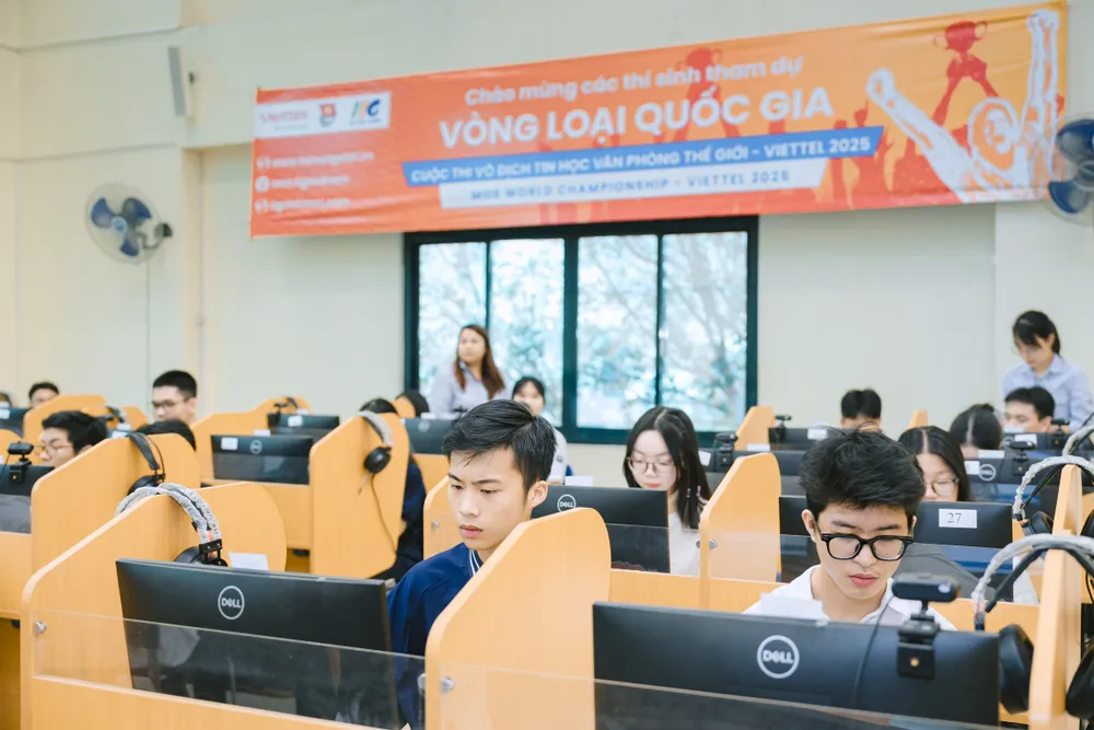 Thí sinh tham dự Vòng loại quốc gia MOSWC-Viettel 2025.JPG