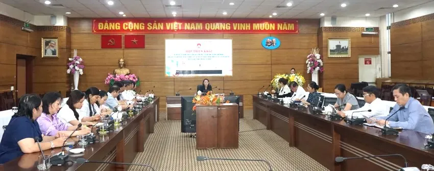Buổi họp triển khai kế hoạch thí điểm hạn chế học sinh sử dụng điện thoại vào giờ ra chơi tại TPHCM