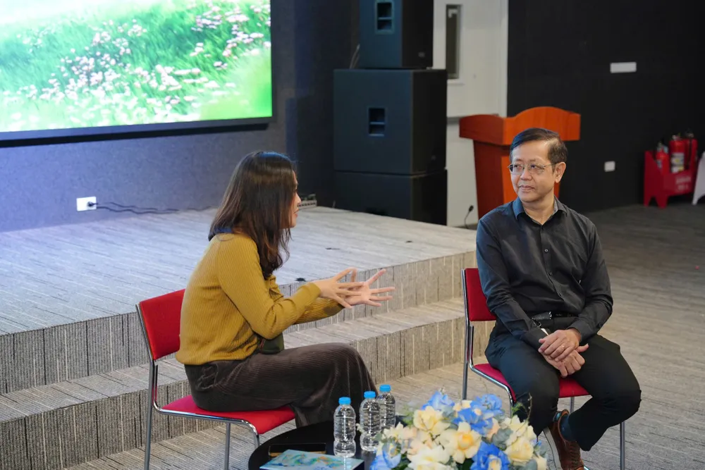 BAC SI NGUYEN TRI DOAN. TRUONG KHOA NHI VICTORIA HEALTHCARE . HOI DONG CO VAN WISDOMLAND.jpg