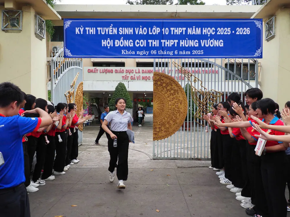 Thí sinh tham dự kỳ thi tuyển sinh lớp 10 năm 2025