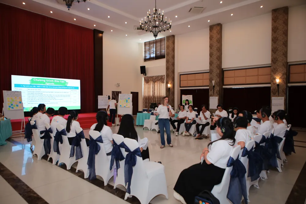 09. Khung cảnh nơi diễn ra chương trình.JPG