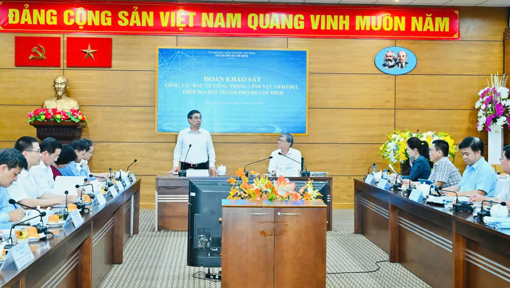 Đoàn công tác do đồng chí Nguyễn Phước Lộc, Ủy viên Trung ương Đảng, Phó Bí thư Thành ủy, Chủ tịch Ủy ban MTTQ Việt Nam TPHCM làm trưởng đoàn làm việc với Sở GD-ĐT TPHCM về đầu tư công trong lĩnh vực giáo dục. ẢNH VIỆT DŨNG