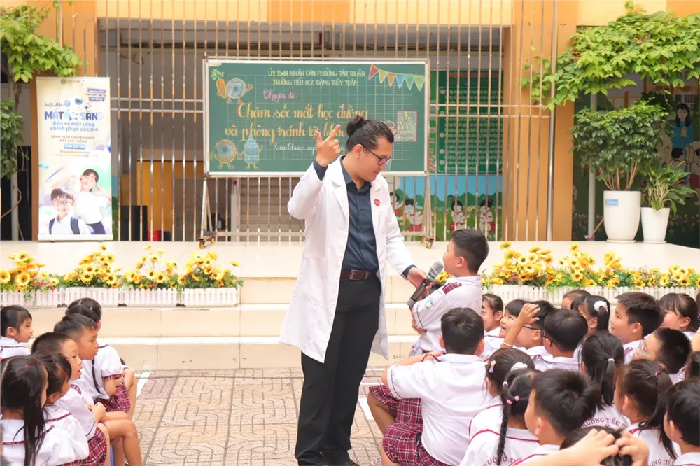 Học sinh Trường Tiểu học Đặng Thùy Trâm tham gia hoạt động truyền thông về sức khỏe học đường, năm học 2025-2026