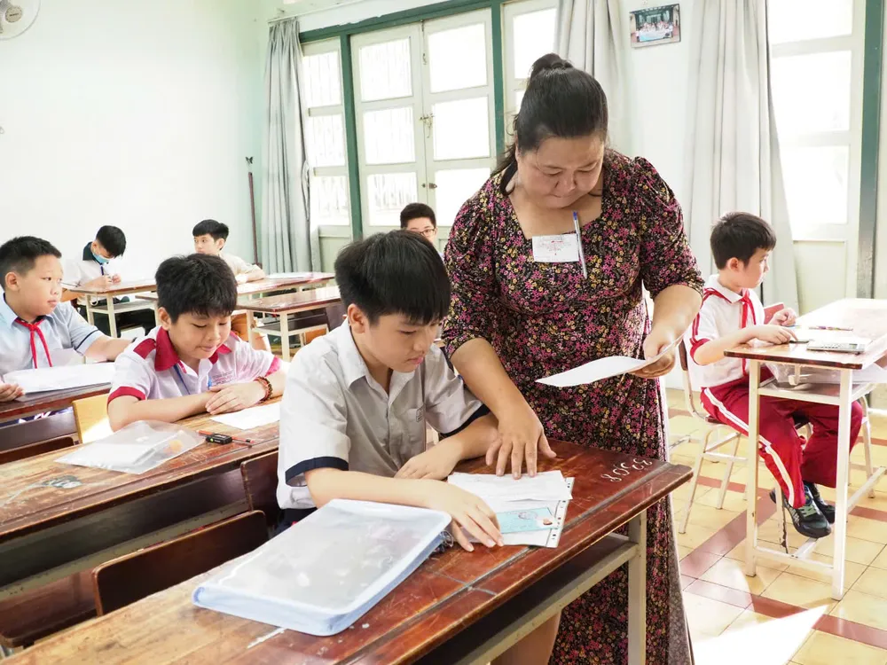 Thí sinh tham dự khảo sát tuyển sinh vào lớp 6 năm học 2026-2027 tại điểm khảo sát THCS-THPT Trần Đại Nghĩa. Ảnh: THU TÂM.
