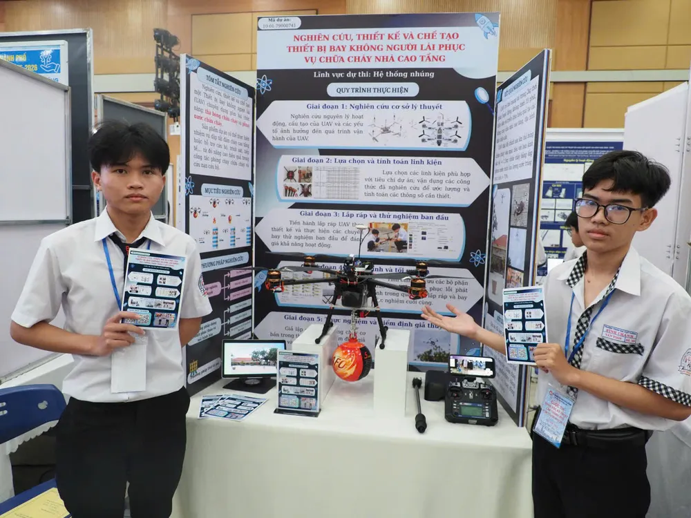 Học sinh tham gia vòng tuyển chọn dự án cấp thành phố Cuộc thi khoa học kỹ thuật năm học 2025-2026 tại TPHCM